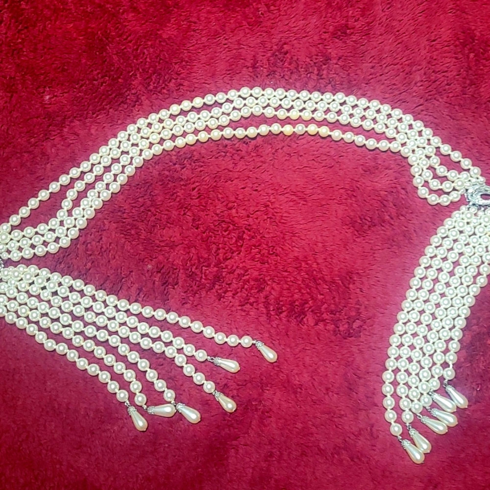 Vintage pearl necklace